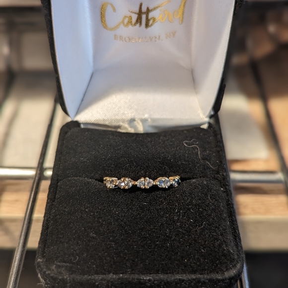 Gradient sapphire wedding ring - Picture 2 of 4